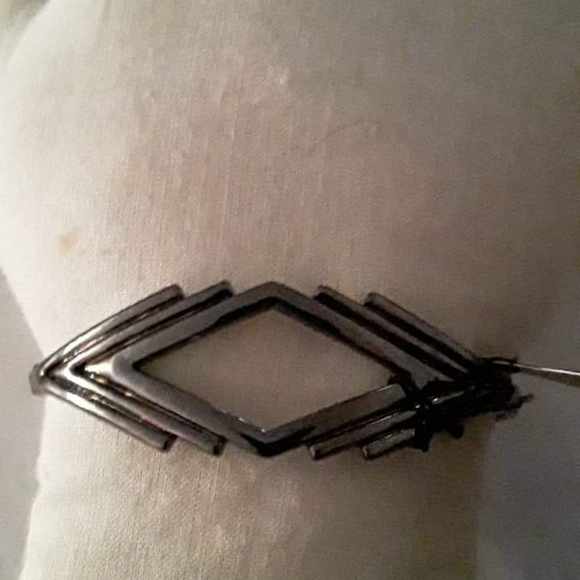 Bracelets - Picture 9 of 10